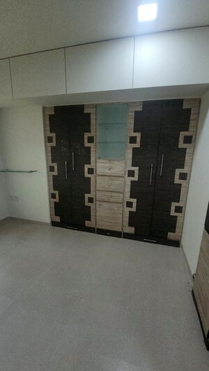 Room in 3 BHK Apartment at Windsor Garden Enclave, Vasant Vihar – for Sale
