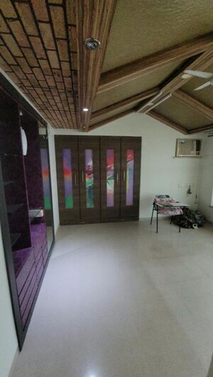 Room in 3 BHK Apartment at Windsor Garden Enclave, Vasant Vihar – for Sale