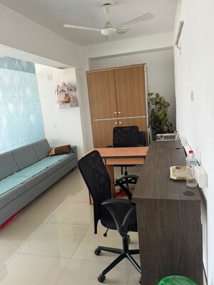  Office Space For Rent in Sola