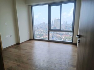 Room in 3 BHK Apartment at Piramal Aranya, Byculla – for Rent