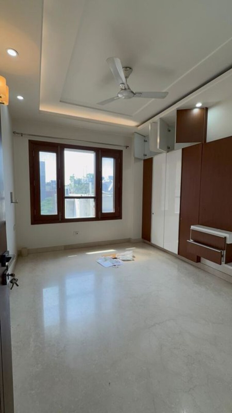 Room, chittaranjan park 3 Bedroom 1500 Sq.Ft. Builder Floor In Chittaranjan Park Delhi 10695234