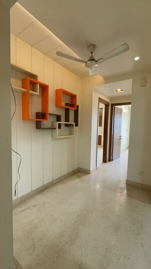 Room in 3 BHK Builder Floor at Chittaranjan Park – for Rent