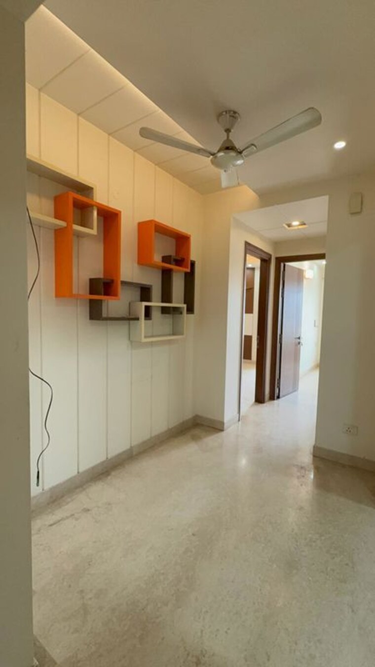 Room, chittaranjan park 3 Bedroom 1500 Sq.Ft. Builder Floor In Chittaranjan Park Delhi 10695234