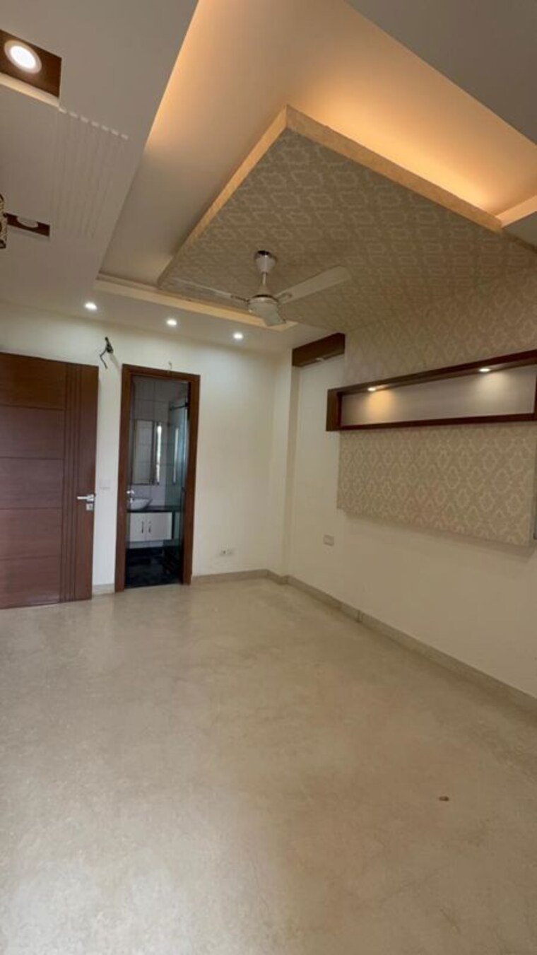 Room, chittaranjan park 3 Bedroom 1500 Sq.Ft. Builder Floor In Chittaranjan Park Delhi 10695234