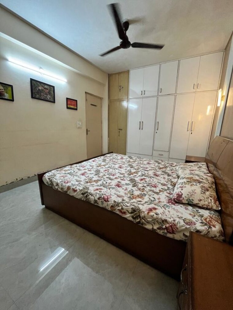 Bedroom, dlf-the-wellington-estate 3 Bedroom 1396 Sq.Ft. Apartment In Dlf Phase V Gurgaon 10695220
