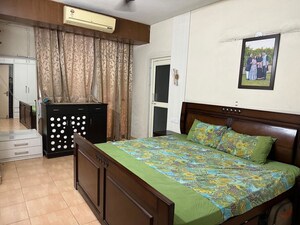 Bedroom in 3 BHK Apartment at DLF The Wellington Estate, Dlf Phase V – for Rent