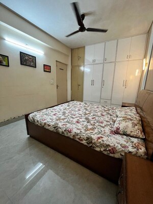 Bedroom in 3 BHK Apartment at DLF The Wellington Estate, Dlf Phase V – for Rent