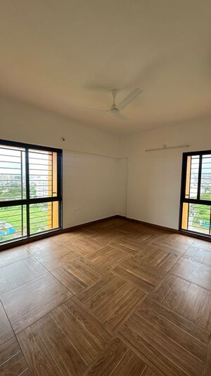 Room in 3 BHK Apartment at Shamraj Trident, Dhankawadi – for Rent