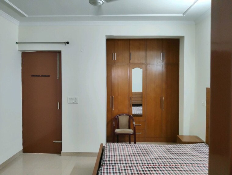 Bedroom, sector 23 3 Bedroom 1600 Sq.Ft. Builder Floor In Sector 23 Gurgaon 10695260
