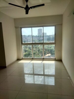 Room in 1 BHK Apartment at Godrej Tranquil, Kandivali East – for Rent