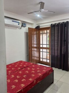 3 BHK +Builder Floor For Rent in Sector 52