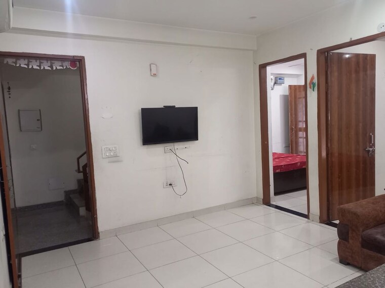 Room, sector 52 3 Bedroom 1800 Sq.Ft. Builder Floor In Sector 52 Gurgaon 10695284