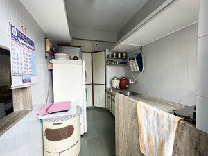 Team Area in 3 BHK Apartment at Kankaria – for Sale