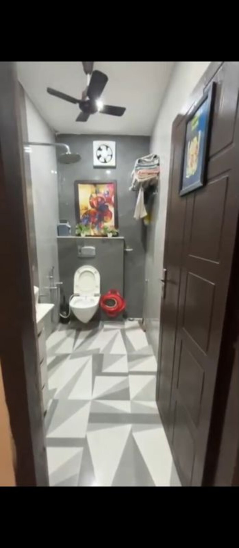 Bathroom, kalkaji 2 Bedroom 900 Sq.Ft. Builder Floor In Kalkaji Delhi 10695272