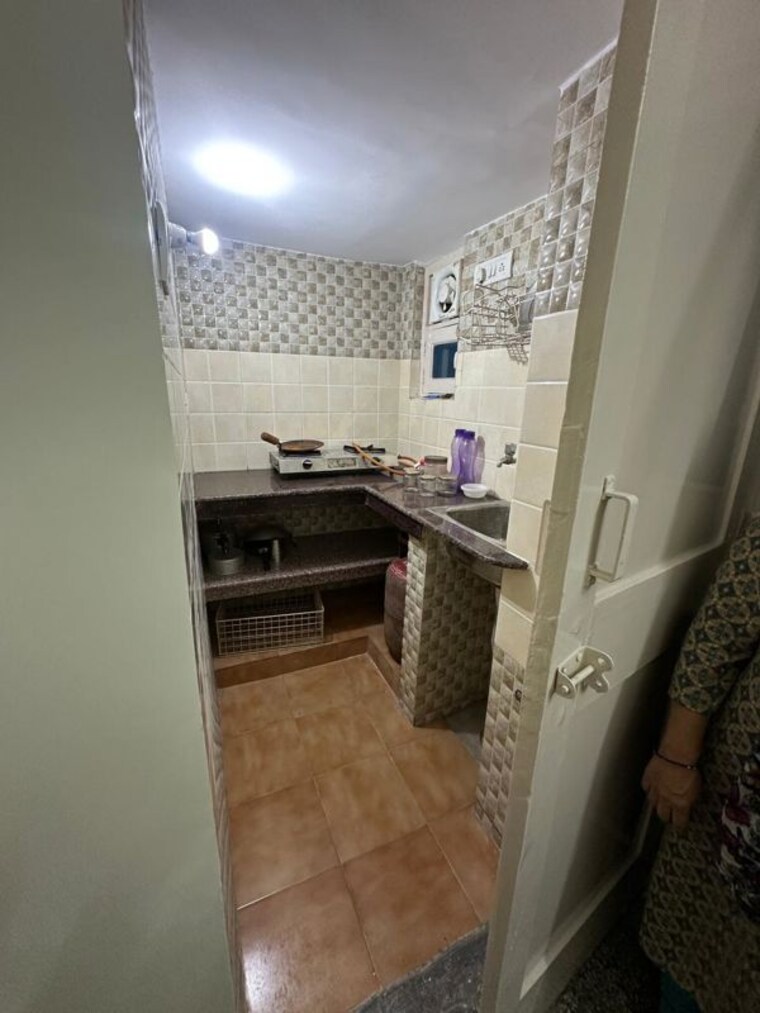 Bathroom, sector 72 1 RK 350 Sq.Ft. Independent House In Sector 72 Noida 10695289