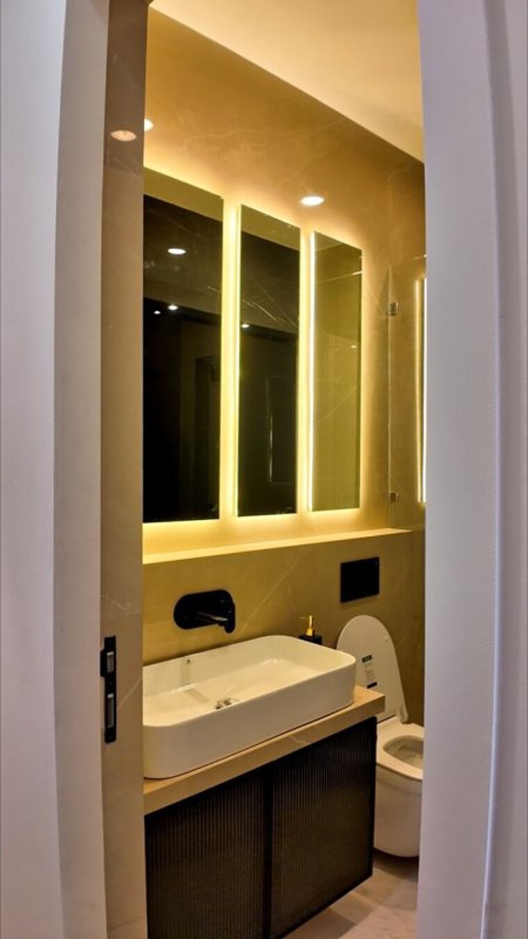 Attached Bathroom, khar west 3 Bedroom 2500 Sq.Ft. Apartment In Khar West Mumbai 10695292