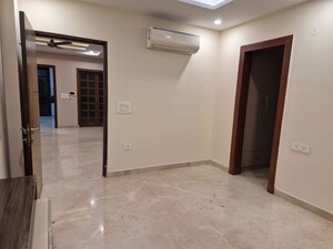 Room in 3 BHK Builder Floor at Sector 22 – for Rent