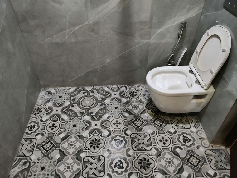 Bathroom, sector 23 3 Bedroom 1500 Sq.Ft. Builder Floor In Sector 23 Gurgaon 10695303