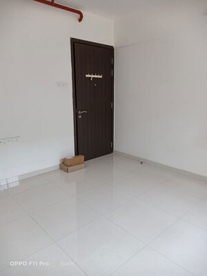 Room in 1 BHK Apartment at Puranik Hometown, Ghodbunder Road – for Rent