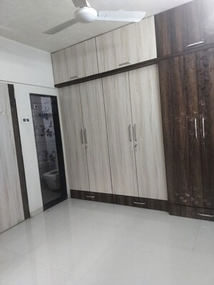 Room in 1 BHK Apartment at Anita Nagar Chs, Kandivali East – for Rent