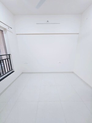 Room in 2 BHK Apartment at Godrej Rejuve, Mundhwa – for Rent