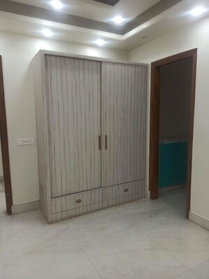 Room in 3 BHK Builder Floor at Sector 23 – for Rent