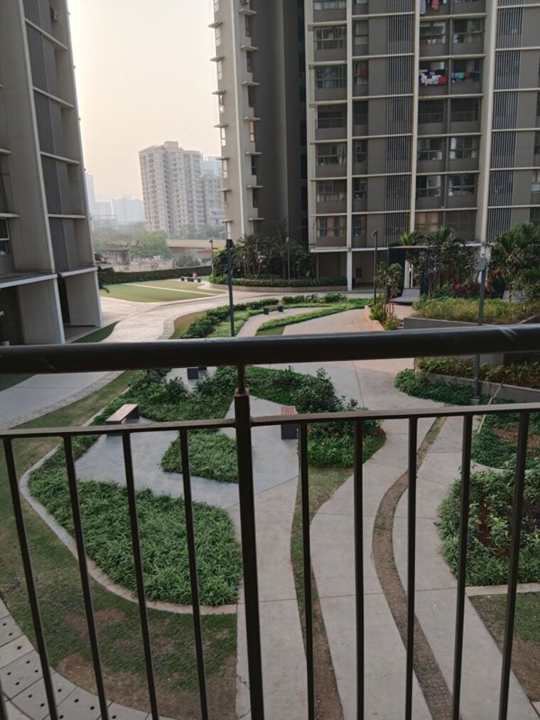 Balcony, kalpataru-paramount 2 Bedroom 711 Sq.Ft. Apartment In Kapur Bawdi Thane 10695359