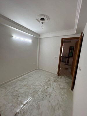 Room in 1 RK Builder Floor at New Ashok Nagar – for Rent