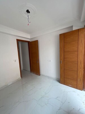 Room in 1 RK Builder Floor at New Ashok Nagar – for Rent