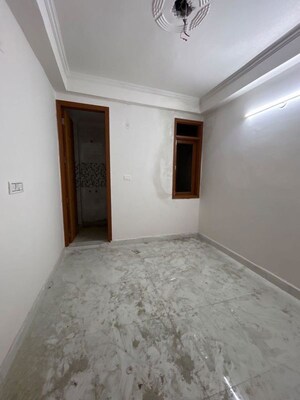 Room in 1 RK Builder Floor at New Ashok Nagar – for Rent