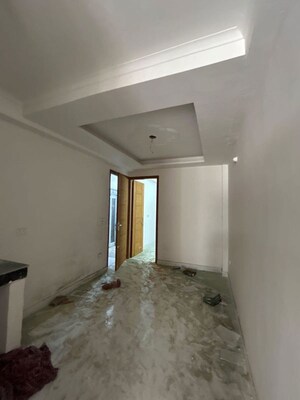 Room in 1 RK Builder Floor at New Ashok Nagar – for Rent