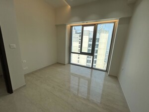 Room in 3 BHK Apartment at Piramal Aranya, Byculla – for Rent