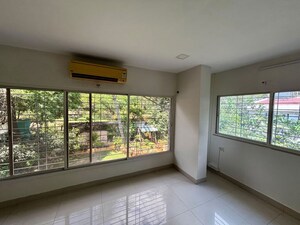 Room in 5 BHK Independent House at National CHS, Aundh – for Sale