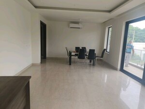 Room in 3 BHK Builder Floor at Sector 22 – for Rent