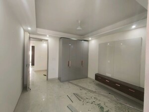 Room in 3 BHK Builder Floor at Sector 22 – for Rent