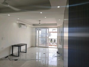 Room in 3 BHK Builder Floor at Sector 22 – for Rent