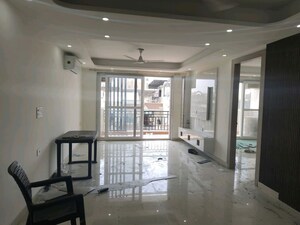 Room in 3 BHK Builder Floor at Sector 22 – for Rent