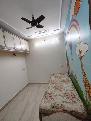 Room in 2 BHK Apartment at Lower Parel – for Rent