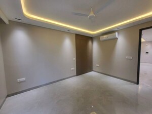 Room in 3 BHK Builder Floor at Sector 23 – for Rent