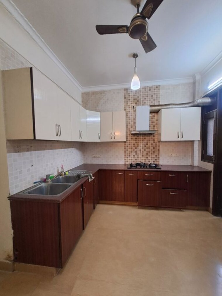Kitchen, sector 23a 3 Bedroom 1500 Sq.Ft. Builder Floor In Sector 23a Gurgaon 10695454