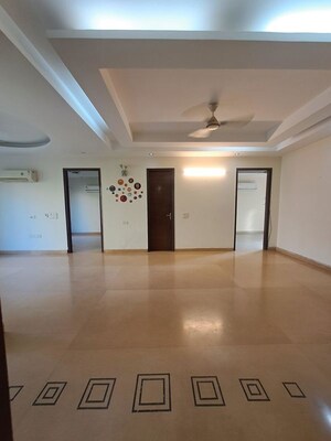 Room in 3 BHK Builder Floor at Sector 23a – for Rent