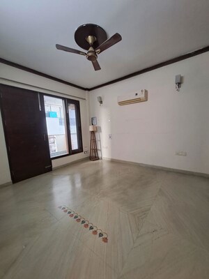 Room in 3 BHK Builder Floor at Sector 23a – for Rent