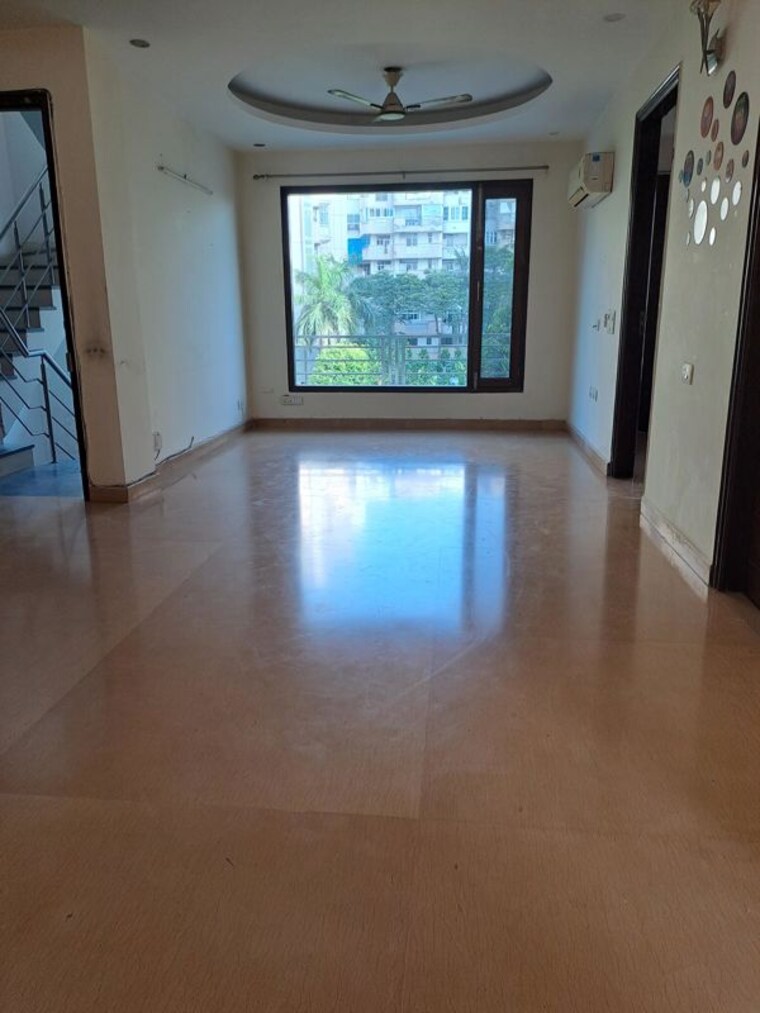 Room, sector 23a 3 Bedroom 1500 Sq.Ft. Builder Floor In Sector 23a Gurgaon 10695454