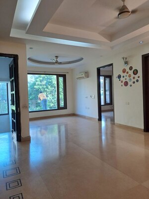 Room in 3 BHK Builder Floor at Sector 23a – for Rent