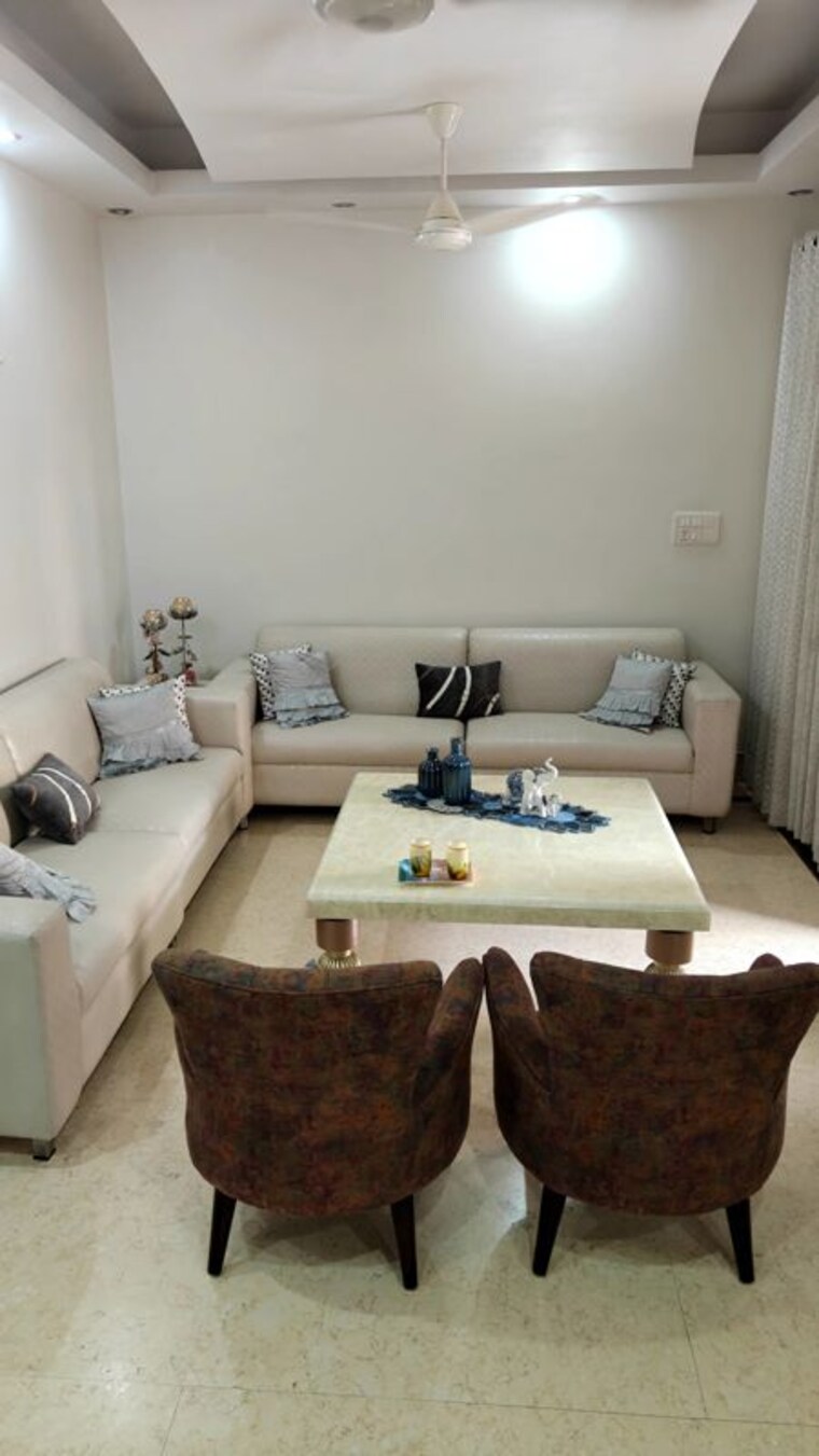 Living Room, cc colony 3 Bedroom 1800 Sq.Ft. Builder Floor In Cc Colony Delhi 10693255