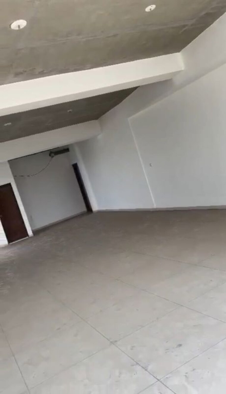 Room, nehru nagar Commercial Office Space 1400 Sq.Ft. In Nehru Nagar Ahmedabad 10695461