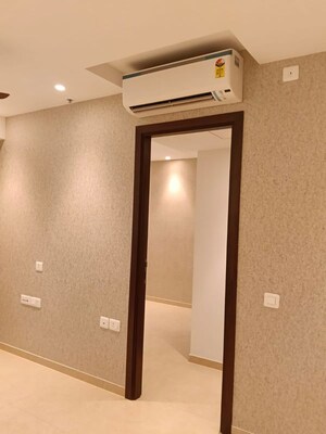 Room in 3 BHK Apartment at Hiranandani Highland, Powai – for Rent