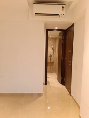 Room in 3 BHK Apartment at Hiranandani Highland, Powai – for Rent