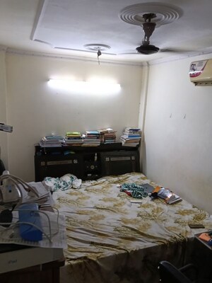 Bedroom in  Pg at Shadipur – for Rent