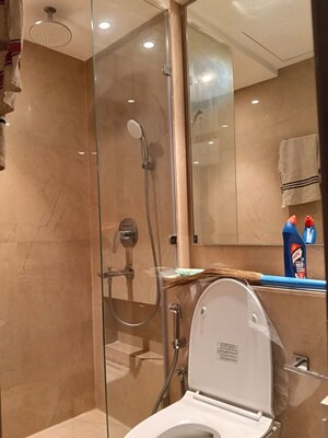 Furnished Amenities in 3 BHK Apartment at Hiranandani Highland, Powai – for Rent